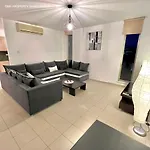 Flats Apt.c307 لارنكا