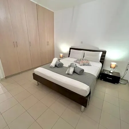 Flats Apt.c307 * לרנקה