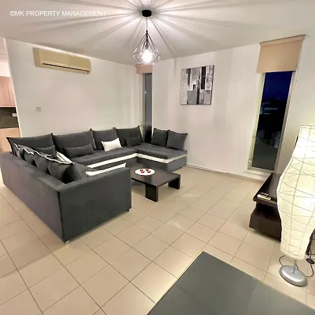 Flats Apt.c307 לרנקה