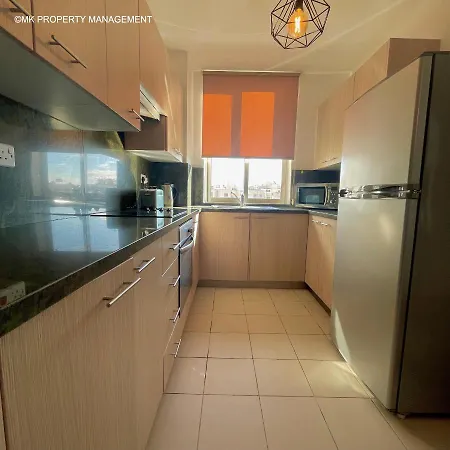 Flats Apt.c307 * לרנקה