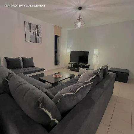 Flats Apt.c307 * לרנקה