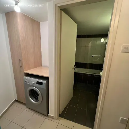Flats Apt.c307 * לרנקה